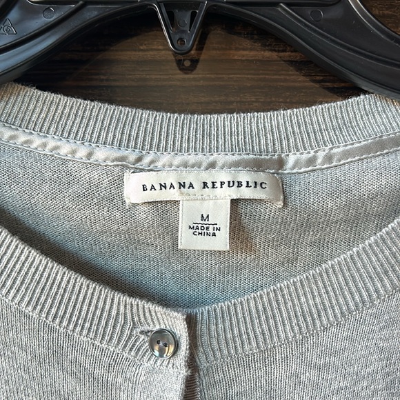 EUC banana republic soft and sophisticate cardigan sweater. Size medium. - Picture 3 of 7